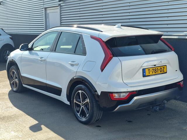 KIA Niro 1.6 GDi Hybrid DynamicLine Navigatie, Trekhaak, Parkeersensoren voor + achter, Adaptieve cruise control, Achteruitrijcamera, Climate control, BTW-auto, Smart Key