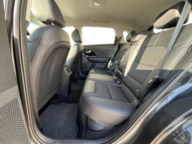 KIA Niro 1.6 GDi PHEV DynamicLine Automaat / Dealer onderhouden / Stuur- en stoelverwarming / Navigatie / Apple Carplay Android / Adaptieve Cruise Control / Achteruitrij camera / JBL Soundsystem