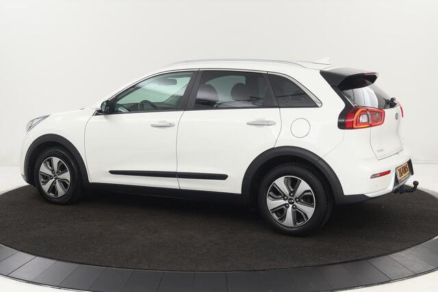 KIA Niro 1.6 GDi Hybrid DynamicLine | 1e eigenaar | Carplay | Trekhaak | Camera | Half leder | Climate control | Bluetooth | PDC | Cruise control