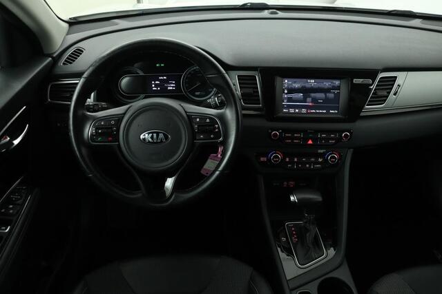 KIA Niro 1.6 GDi Hybrid DynamicLine | 1e eigenaar | Carplay | Trekhaak | Camera | Half leder | Climate control | Bluetooth | PDC | Cruise control