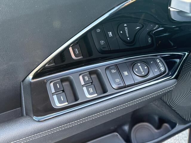 KIA Niro 1.6 GDi Hybrid DynamicLine Navigatie, Achteruitrijcamera, Adaptieve cruise control, Nieuw geleverd en complete onderhoudshistorie, 1e eign. BTW-auto