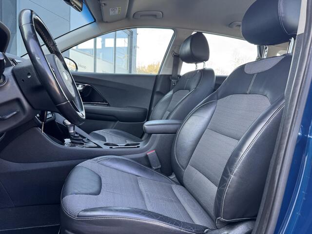 KIA Niro 1.6 GDi Hybrid First Edition 2e Eigenaar,Navi,Camera,Trekhaak,Halfleder,Pdc,Clima,Cruise,Lmv,Delaer onderhouden,Nieuwe Apk bij Aflevering