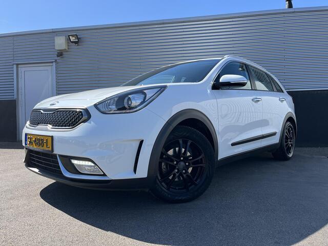 KIA Niro 1.6 GDi Hybrid DynamicLine Navigatie, Achteruitrijcamera, Cruise control, 1e eign. Nieuw geleverd en dealeronderhouden, parkeersensoren, Climate control