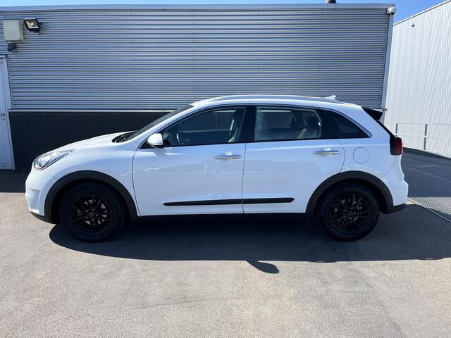 KIA Niro 1.6 GDi Hybrid DynamicLine Navigatie, Achteruitrijcamera, Cruise control, 1e eign. Nieuw geleverd en dealeronderhouden, parkeersensoren, Climate control