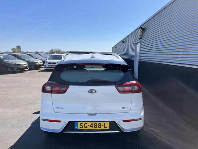 KIA Niro 1.6 GDi Hybrid DynamicLine Navigatie, Achteruitrijcamera, Cruise control, 1e eign. Nieuw geleverd en dealeronderhouden, parkeersensoren, Climate control