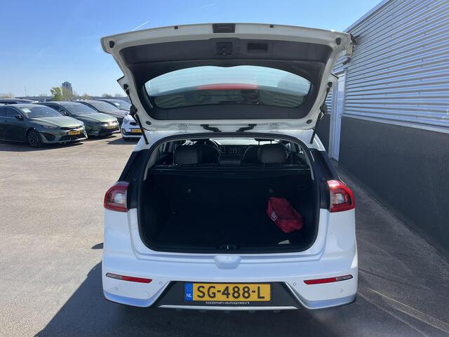 KIA Niro 1.6 GDi Hybrid DynamicLine Navigatie, Achteruitrijcamera, Cruise control, 1e eign. Nieuw geleverd en dealeronderhouden, parkeersensoren, Climate control