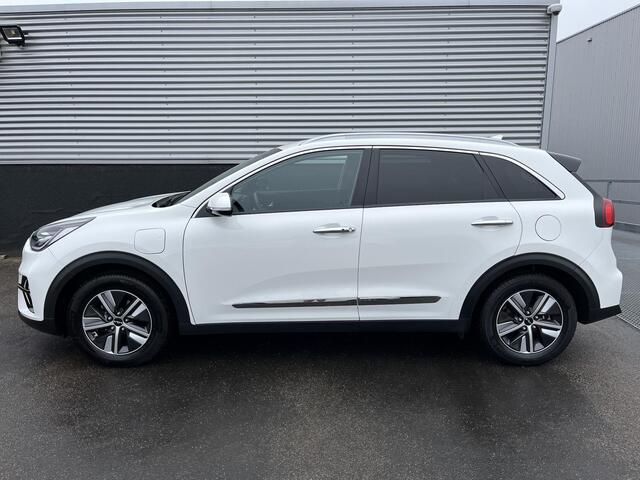 KIA Niro 1.6 GDi PHEV DynamicPlusLine Navigatie, Lederen bekleding, stoel- & Stuurwielverwarming, Dodehoekdetectie, Nieuw geleverd en dealeronderhouden, 1e eign. Nieuw logo