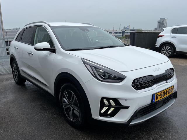 KIA Niro 1.6 GDi PHEV DynamicPlusLine Navigatie, Lederen bekleding, stoel- & Stuurwielverwarming, Dodehoekdetectie, Nieuw geleverd en dealeronderhouden, 1e eign. Nieuw logo