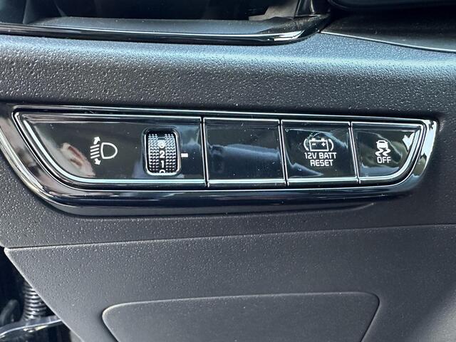 KIA Niro 1.6 GDi Hybrid DynamicLine | Trekhaak | Chrome Zwart Gewrapt | Adaptieve Cruise Control | Navigatie | Enz...