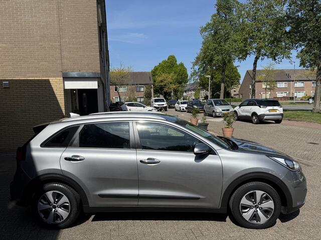 KIA Niro 1.6 GDi Hybrid DynamicLine / Airco clima/ Navigatie/ Apple carplay/ Cruise/ Camera/ PDC/ Trekhaak/ LMV