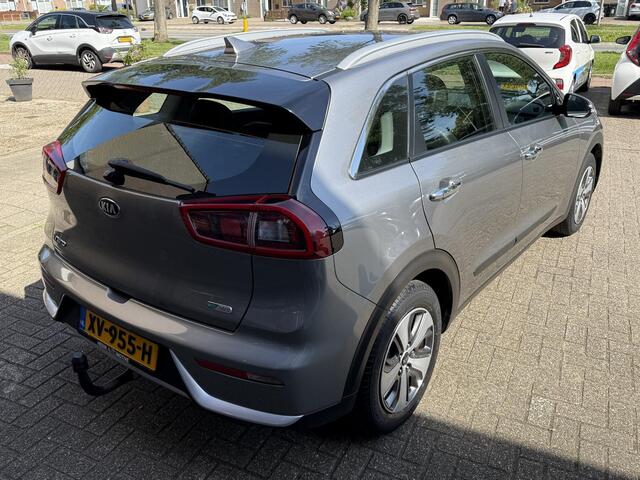 KIA Niro 1.6 GDi Hybrid DynamicLine / Airco clima/ Navigatie/ Apple carplay/ Cruise/ Camera/ PDC/ Trekhaak/ LMV