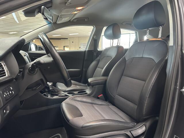 KIA Niro 1.6 GDi Hybrid ExecutiveLine/ Automaat/ Trekhaak/ Camera/ Lane-Assist./ Apple + Android/ Half-Leder/ Navi/ Clima/ Cruise/ Elek. pakket/ Isofix/ Bluetooth/ Armsteun/ Multi. LEDER. Stuur/ 16'' LMV/ Mistl./ PDC/ LED Dagrijve