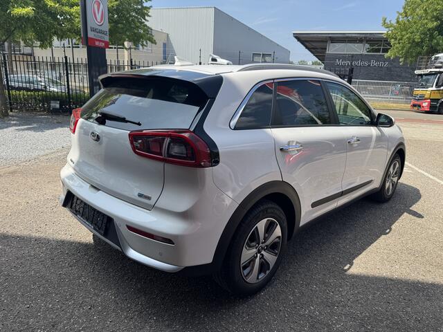 KIA Niro 1.6 GDi Hybrid DynamicLine // NAVI // CAMERA // APPLE CARPLAY / ANDROID AUTO // ADAPTIVE CRUISE // DODENHOEK SENSOR