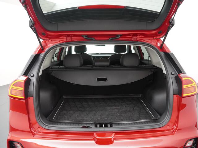 KIA Niro 1.6 GDi Hybrid 140pk DynamicPlusLine | Trekhaak | Adapt. Cruise | Stoelverwarming | 1/2 leer | Camera | 18"LMV |