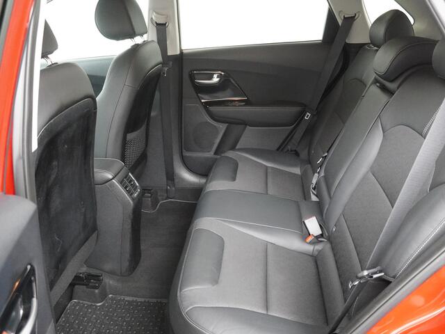 KIA Niro 1.6 GDi Hybrid 140pk DynamicPlusLine | Trekhaak | Adapt. Cruise | Stoelverwarming | 1/2 leer | Camera | 18"LMV |