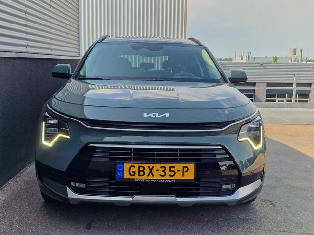 KIA Niro 1.6 GDi Hybrid DynamicPlusLine Schuif/kanteldak, HUD, dodehoekdetectie, PDC, LED, Navigatie, Stoel- & Stuurwiel verwarmd, Nieuw geleverd, 1e eign. BTW-auto