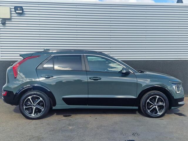 KIA Niro 1.6 GDi Hybrid DynamicPlusLine Schuif/kanteldak, HUD, dodehoekdetectie, PDC, LED, Navigatie, Stoel- & Stuurwiel verwarmd, Nieuw geleverd, 1e eign. BTW-auto