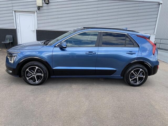 KIA Niro 1.6 GDi Hybrid DynamicPlusLine Schuif-/kanteldak, Head-up display, Stoel- & stuurverwarming, Navigatie, Lederen bekleding, Achteruitrij camera, parkeersensoren, Smart Key, NL-auto, BTW-auto