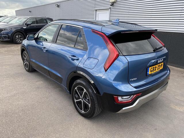KIA Niro 1.6 GDi Hybrid DynamicPlusLine Schuif-/kanteldak, Head-up display, Stoel- & stuurverwarming, Navigatie, Lederen bekleding, Achteruitrij camera, parkeersensoren, Smart Key, NL-auto, BTW-auto