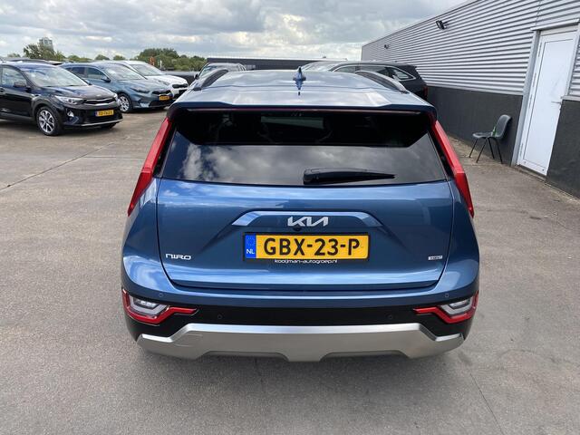 KIA Niro 1.6 GDi Hybrid DynamicPlusLine Schuif-/kanteldak, Head-up display, Stoel- & stuurverwarming, Navigatie, Lederen bekleding, Achteruitrij camera, parkeersensoren, Smart Key, NL-auto, BTW-auto