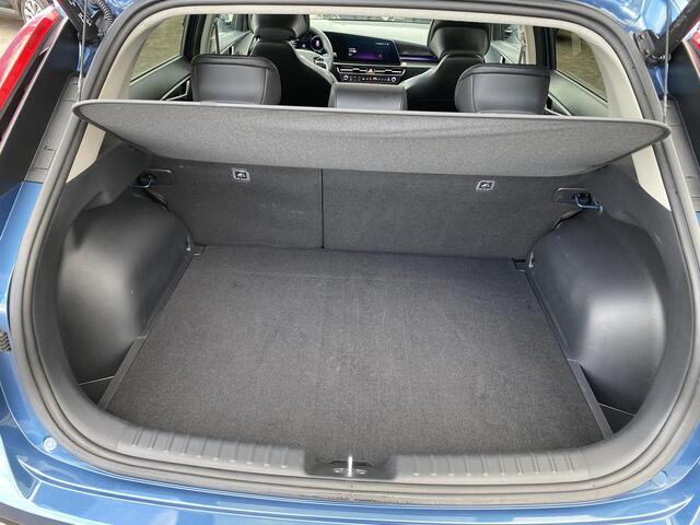KIA Niro 1.6 GDi Hybrid DynamicPlusLine Schuif-/kanteldak, Head-up display, Stoel- & stuurverwarming, Navigatie, Lederen bekleding, Achteruitrij camera, parkeersensoren, Smart Key, NL-auto, BTW-auto
