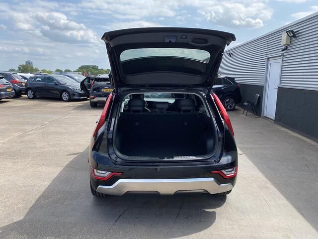 KIA Niro 1.6 GDi Hybrid DynamicPlusLine Schuif-/kanteldak, Dodehoekdetectie, HUD, Stoel- & Stuurwiel verwamd, Navigatie, Nieuw geleverd en dealeronderhouden, 1e eign. BTW-auto