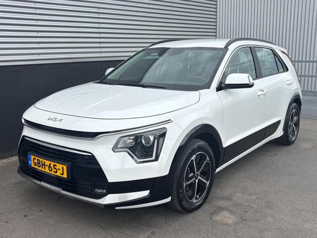 KIA Niro 1.6 GDi Hybrid DynamicLine Navigatie, Parkeersensoren, Achteruitrijcamera, Adaptieve cruise control, NL-auto! BTW-auto!
