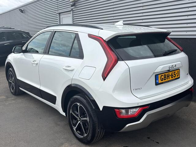 KIA Niro 1.6 GDi Hybrid DynamicLine Navigatie, Parkeersensoren, Achteruitrijcamera, Adaptieve cruise control, NL-auto! BTW-auto!