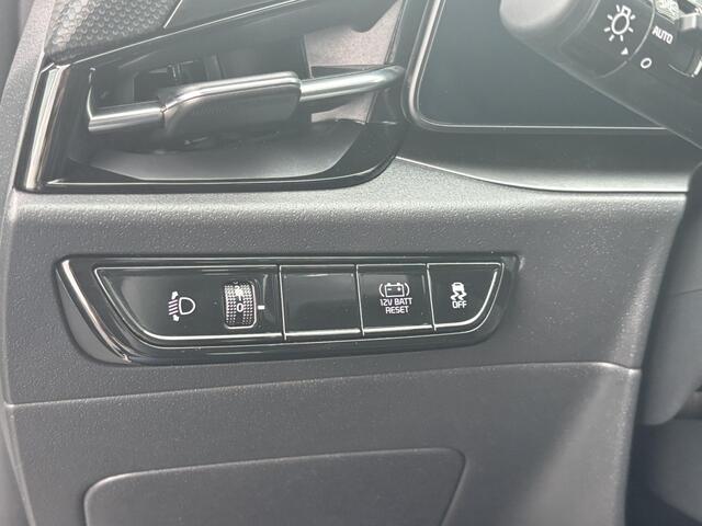 KIA Niro 1.6 GDi Hybrid DynamicLine Navigatie, Parkeersensoren, Achteruitrijcamera, Adaptieve cruise control, NL-auto! BTW-auto!