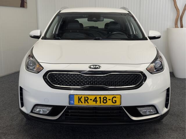 KIA Niro 1.6 GDi Hybrid First Edition STOF/LEDER NAVIGATIE CRUISE CONTROL CLIMATE CONTROL APPLE CARPLAY/ANDROID RIJSTROOKSENSOREN ACHTERUITRIJCAMERA AFNEEMBARE TREKHAAK ZEER MOOI !! 3010