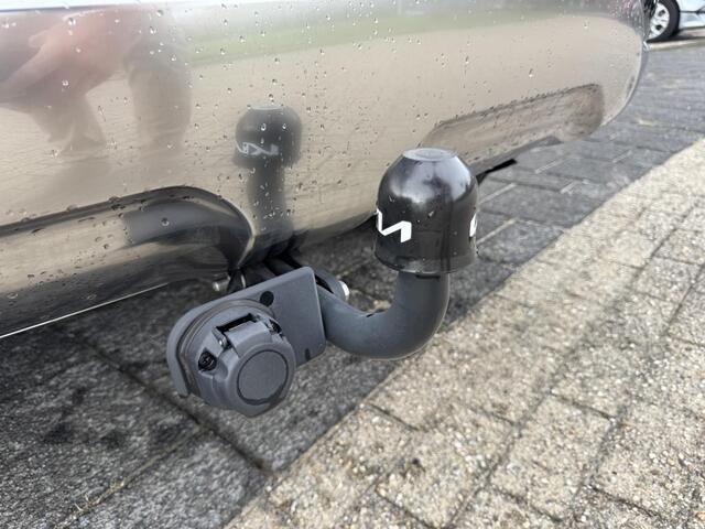 KIA Niro 1.6 GDi PHEV DynamicLine | Unieke Kleur | Trekhaak | Navigatie | Apple Carplay/Android Auto | Parkeersensoren Voor/Achter| Enz...
