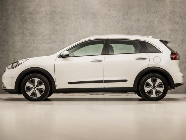 KIA Niro 1.6 GDi Hybrid Sport 142Pk Automaat (APPLE CARPLAY, PARELMOER, NAVIGATIE, CAMERA, LEDER, SPORTSTOELEN, KEYLESS, LM VELGEN, CRUISE, LM VELGEN, NIEUWSTAAT)