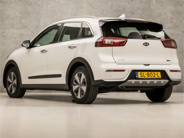 KIA Niro 1.6 GDi Hybrid Sport 142Pk Automaat (APPLE CARPLAY, PARELMOER, NAVIGATIE, CAMERA, LEDER, SPORTSTOELEN, KEYLESS, LM VELGEN, CRUISE, LM VELGEN, NIEUWSTAAT)