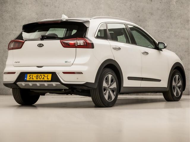 KIA Niro 1.6 GDi Hybrid Sport 142Pk Automaat (APPLE CARPLAY, PARELMOER, NAVIGATIE, CAMERA, LEDER, SPORTSTOELEN, KEYLESS, LM VELGEN, CRUISE, LM VELGEN, NIEUWSTAAT)