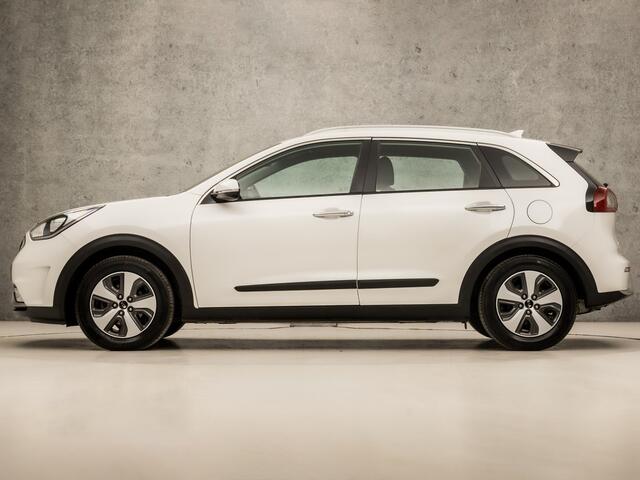 KIA Niro 1.6 GDi Hybrid DynamicLine 142Pk Automaat (APPLE CARPLAY, NAVIGATIE, CLIMATE, CAMERA, GETINT GLAS, SPORTSTOELEN, LEDER, LANE ASSIST, NIEUWE APK, NIEUWSTAAT)