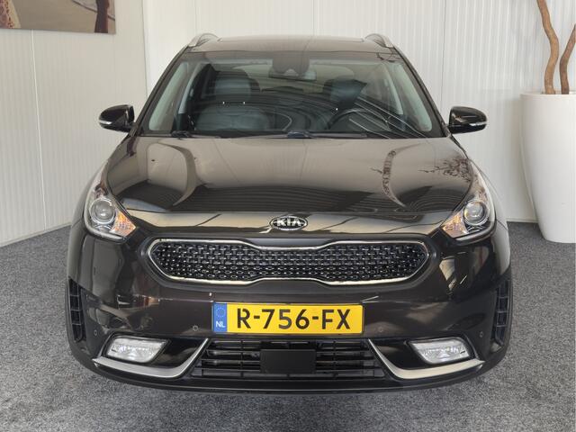 KIA Niro 1.6 GDi HYBRID EXECUTIVE LINE AUTOMAAT TREKHAAK LEDER NAVIGATIE ADAPTIVE CRUISE CONTROL APPLE CARPLAY/ANDROID GLAZEN SCHUIF/KANTELDAK RIJSTROOKSENSOREN DODEHOEKSENSOREN AFN. TREKHAAK ZEER MOOI !! 3010