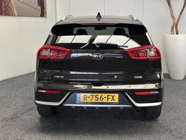 KIA Niro 1.6 GDi HYBRID EXECUTIVE LINE AUTOMAAT TREKHAAK LEDER NAVIGATIE ADAPTIVE CRUISE CONTROL APPLE CARPLAY/ANDROID GLAZEN SCHUIF/KANTELDAK RIJSTROOKSENSOREN DODEHOEKSENSOREN AFN. TREKHAAK ZEER MOOI !! 3010