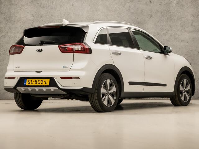 KIA Niro 1.6 GDi Hybrid Sport 142Pk Automaat (APPLE CARPLAY, PARELMOER, NAVIGATIE, CAMERA, GETINT GLAS, LEDER, SPORTSTOELEN, KEYLESS, LM VELGEN, CRUISE, LM VELGEN, NIEUWSTAAT)