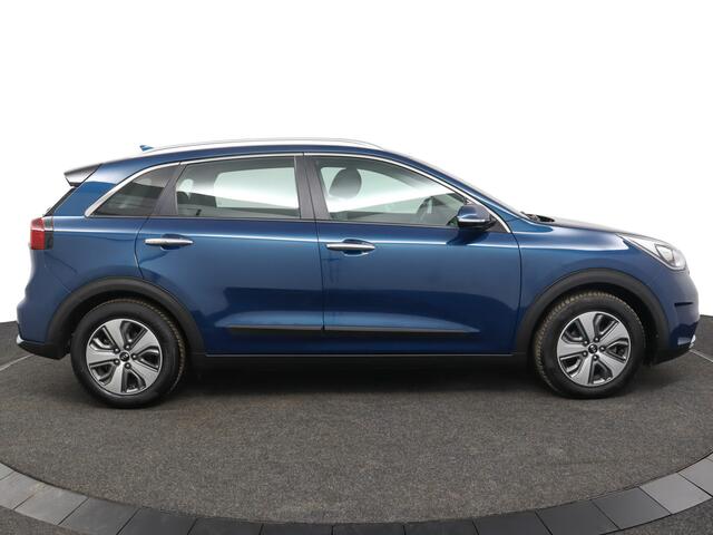 KIA Niro 1.6 GDi Hybrid DynamicLine - Navigatie - Cruise Control - Climate Control - Apple/Android Carplay - Trekhaak - Allseasons - Fabrieksgarantie Tot 2026