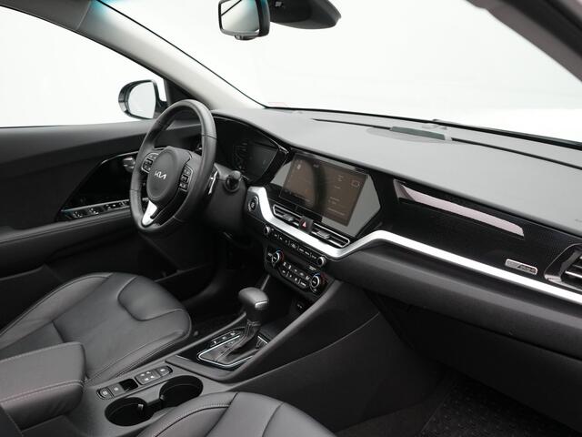KIA Niro 1.6 GDi DynamicLine Plug In Hybrid 142pk Dealer O.H PHEV | Trekhaak Afneembaar | Schuif/Kanteldak | Lederen Sportstoelen Memory & Ventilatie | Adaptive Cruise | Stoelen & Stuur Verwarmd | JBL Sound | Apple Carplay | Virtual | Blis | Navigatie