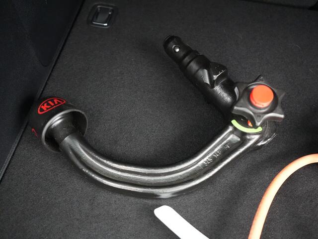KIA Niro 1.6 GDi DynamicLine Plug In Hybrid 142pk Dealer O.H PHEV | Trekhaak Afneembaar | Schuif/Kanteldak | Lederen Sportstoelen Memory & Ventilatie | Adaptive Cruise | Stoelen & Stuur Verwarmd | JBL Sound | Apple Carplay | Virtual | Blis | Navigatie