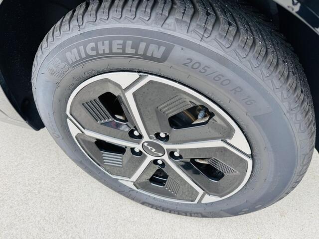 KIA Niro 1.6 GDi PHEV DynamicLine Plug-in NL-Dealerauto | Trekhaak | All seasons | Keyless