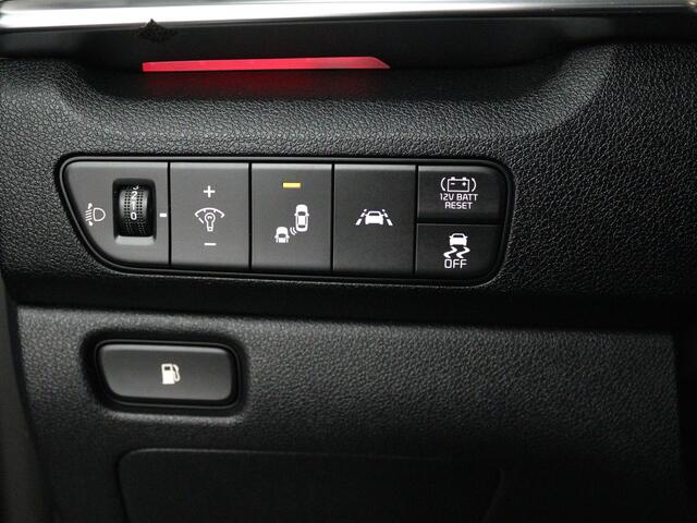 KIA Niro 1.6 GDi Hybrid DynamicPlusLine | Trekhaak | Camera | Dodehoek Assistent | Stuur & Stoelverwarming | Nederlandse Auto | NAP |