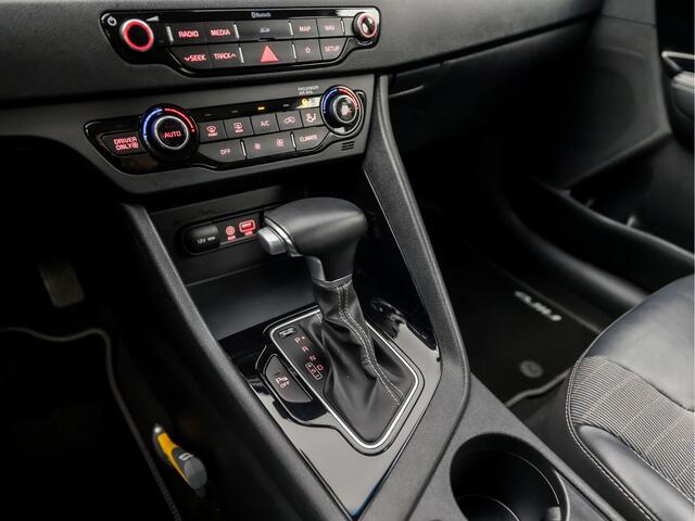 KIA Niro 1.6 GDi Hybrid Dynamic 142Pk Automaat (APPLE CARPLAY, NAVIGATIE, CAMERA, LEDER, SPORTSTOELEN, TREKHAAK, CRUISE, PARKEERSENSOREN, NIEUWSTAAT)