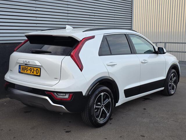 KIA Niro 1.6 GDi Hybrid DynamicPlusLine Schuif-/kanteldak, dodehoek detectie, parkeersensoren v&a, stoel- & stuurwiel verwarming, navigatie, Apple CarPlay/Android Auto, achteruitrij camera