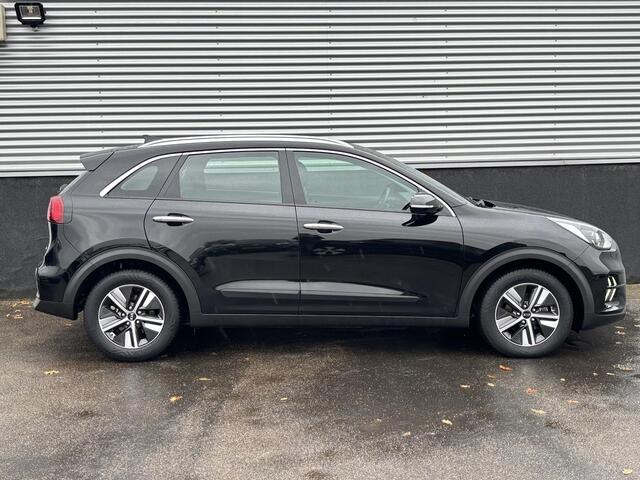KIA Niro 1.6 GDi Hybrid DynamicLine Navigatie, 1e eign. NL-auto, Nieuw geleverd en dealeronderhouden, Achteruitrijcamera & parkeersensoren, BTW-auto