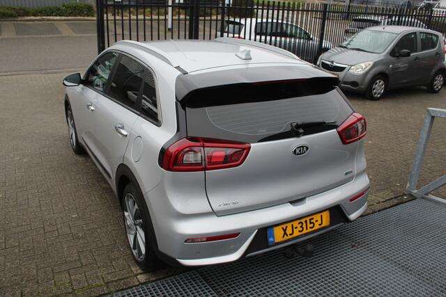 KIA Niro 1.6 GDi Hybrid Design edition/1ste Eigenaar/Navigatie/Achteruitrijcamera/Trekhaak/Apple carplay/Cruise control/Licht metalen velgen/Privacy glas/Lane assist