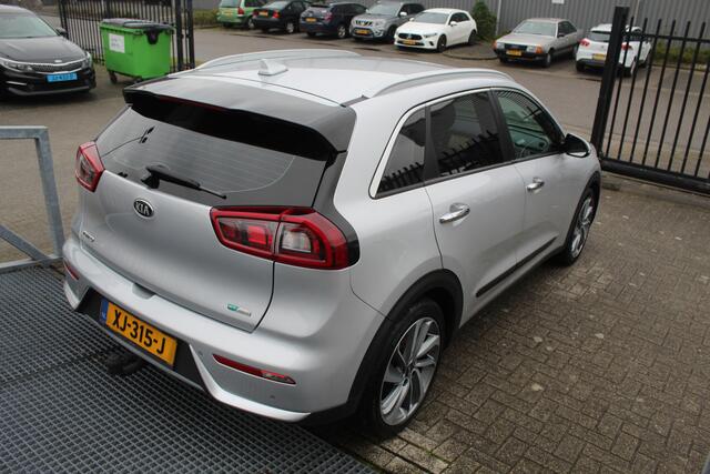 KIA Niro 1.6 GDi Hybrid Design edition/1ste Eigenaar/Navigatie/Achteruitrijcamera/Trekhaak/Apple carplay/Cruise control/Licht metalen velgen/Privacy glas/Lane assist