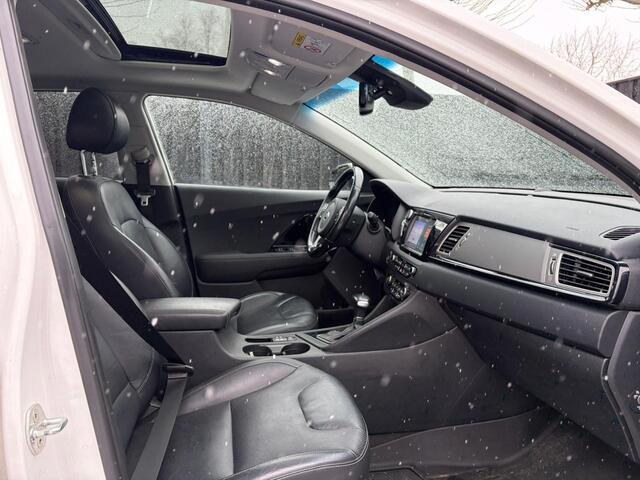 KIA Niro 1.6 GDI Plug-in Hybrid Spirit PANO - LEER - STOELVERWARMING/VENTILATIE