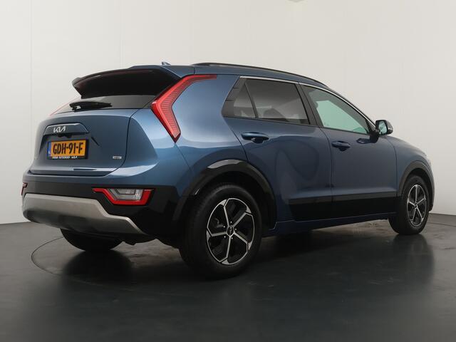 KIA Niro 1.6 GDi Hybrid DynamicPlusLine - Stoel/-Stuuverwarming - Schuif-/Kanteldak - Elektrische Achterklep - Apple Carplay/Android Auto - Achteruitrijcamera - Parkeersensoren Voor en Achter - Fabrieksgarantie t/m 03-07-2031